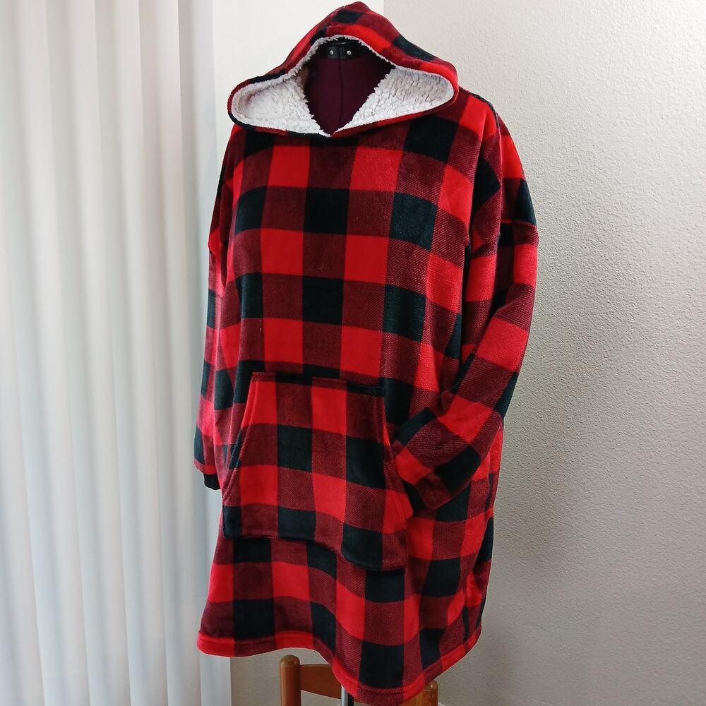 True by rue21 Oversized Pullover Blanket Hoodie red buffalo plaid soft unisex